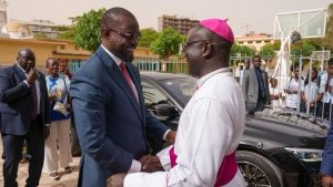 Discussion entre Ousmane Sonko et Monseigneur André Guéye