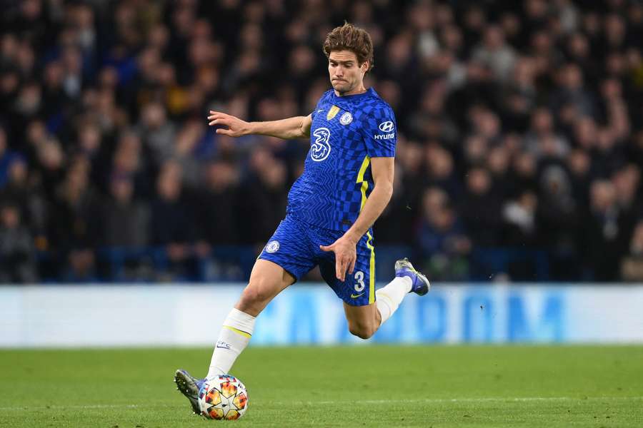 Marcos Alonso en action avec Chelsea lors d'un huitième de finale de Ligue des champions contre Lille à Stamford Bridge en 2022.
