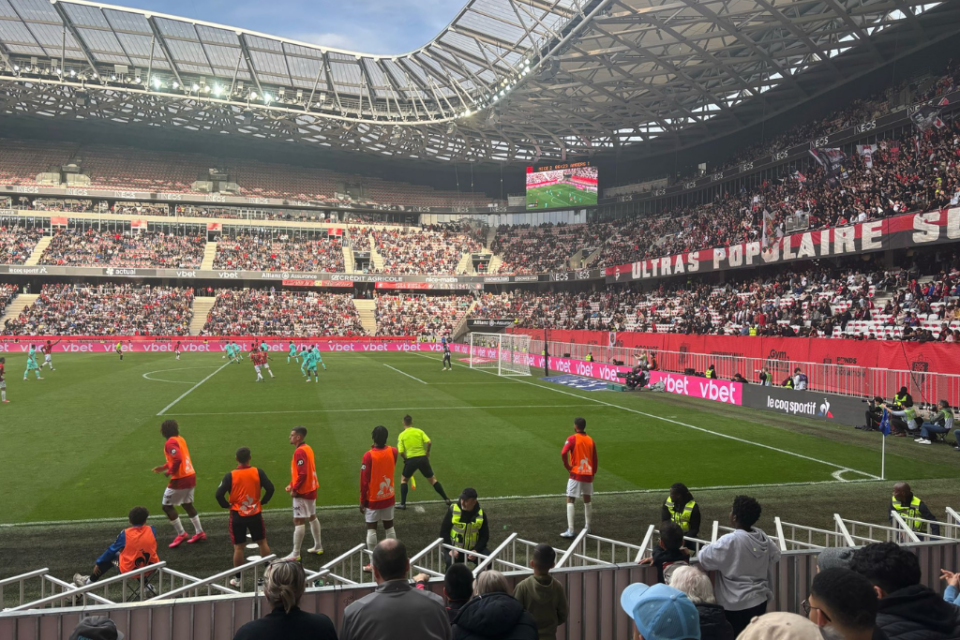 Après leur victoire contre Angers, les joueurs de l'OGC se rendent à Paris pour affronter le PSG.