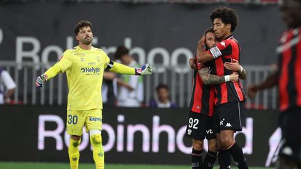 La joie des joueurs niçois après le but victorieux de Kail Boudache en barrage Ligue 1/Ligue 2 face à Saint-Etienne