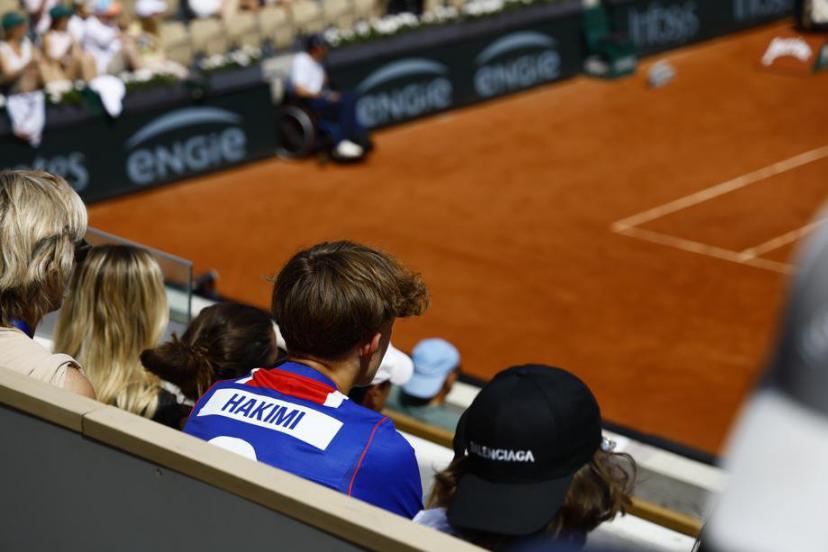 Quelques maillots du PSG visibles en tribunes à Roland-Garros cette semaine