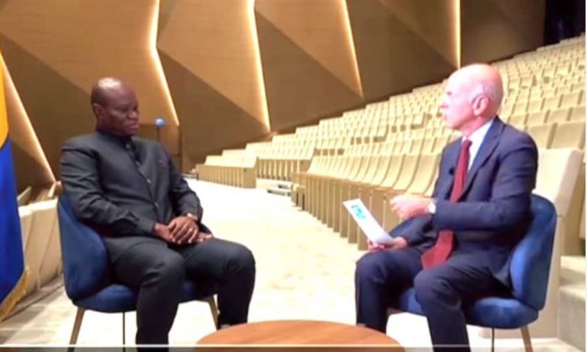 Le président gabonais Brice Clotaire Oligui Nguema lors d'un entretien exclusif