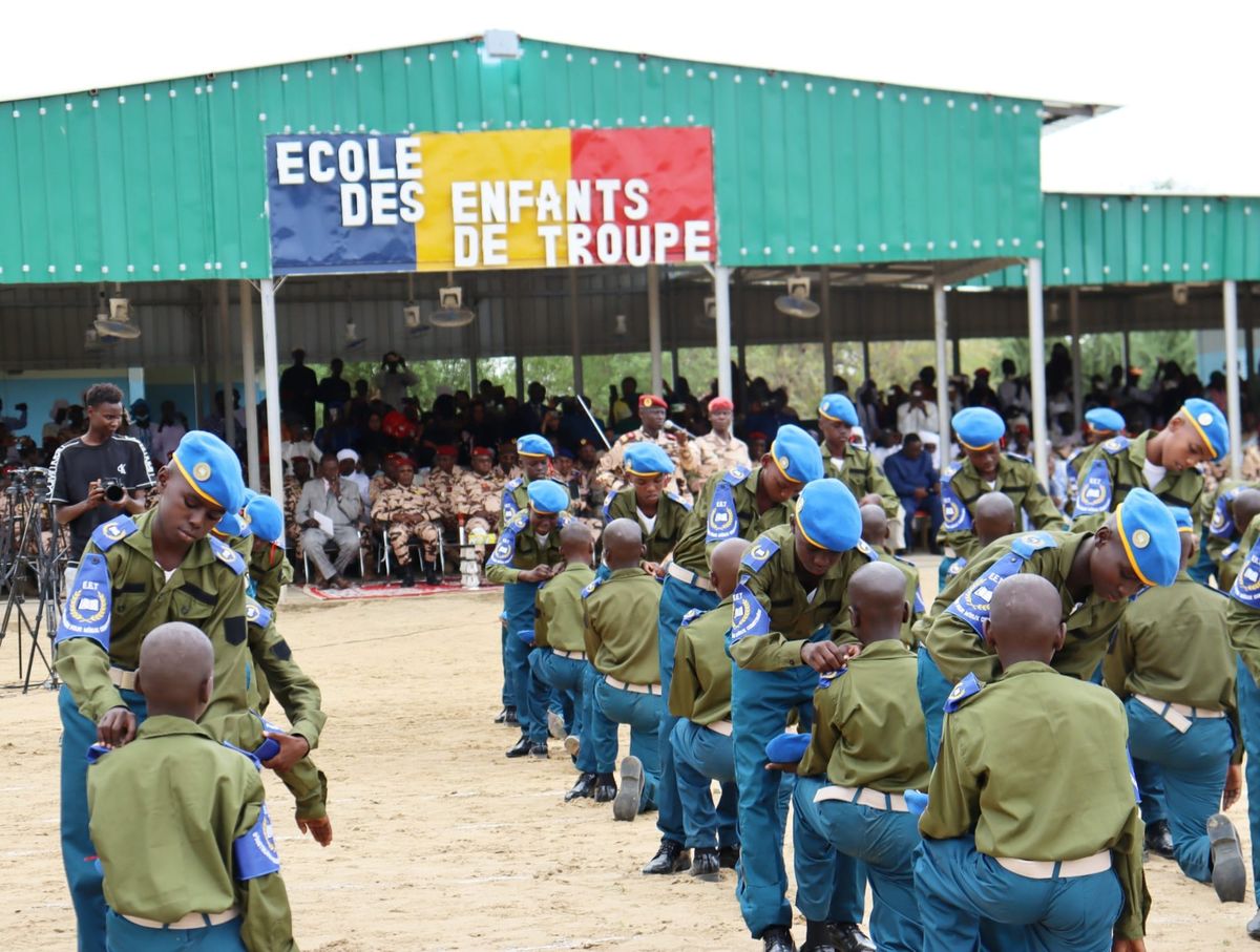 Cérémonie de remise des distinctions aux enfants de troupe du GEMIA au Tchad