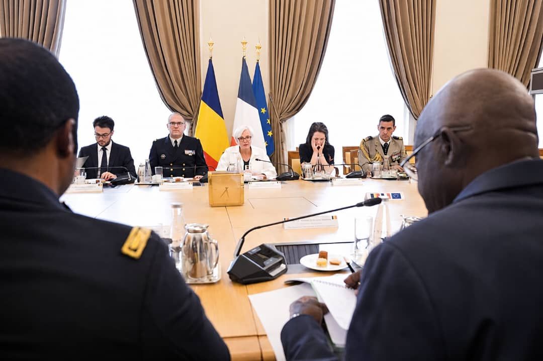 Rencontre entre le Tchad et la France pour renforcer leur coopération militaire