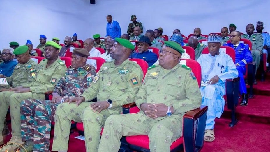 Cérémonie d'ouverture de la formation des attachés de défense et militaires
