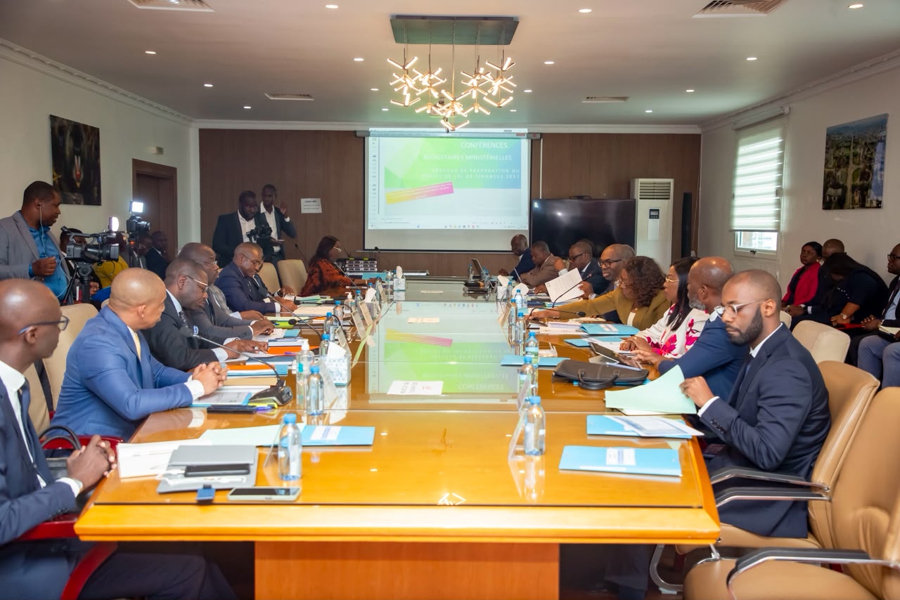 Réunion des conférences budgétaires pour préparer le budget 2027 au Gabon