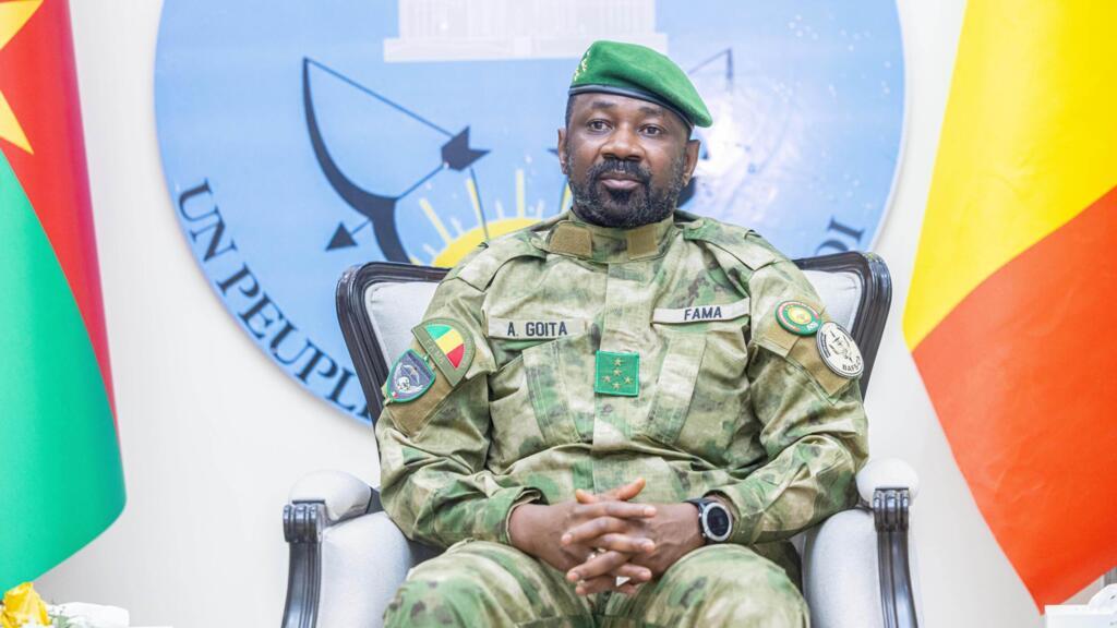 Le général Assimi Goïta, président de transition du Mali, lors d'un sommet de l'Alliance des États du Sahel à Bamako en décembre 2025