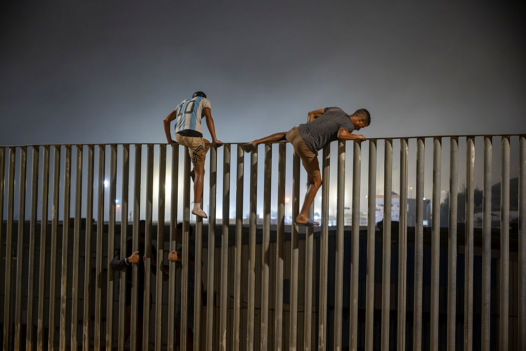 Afflux massif de migrants à Ceuta