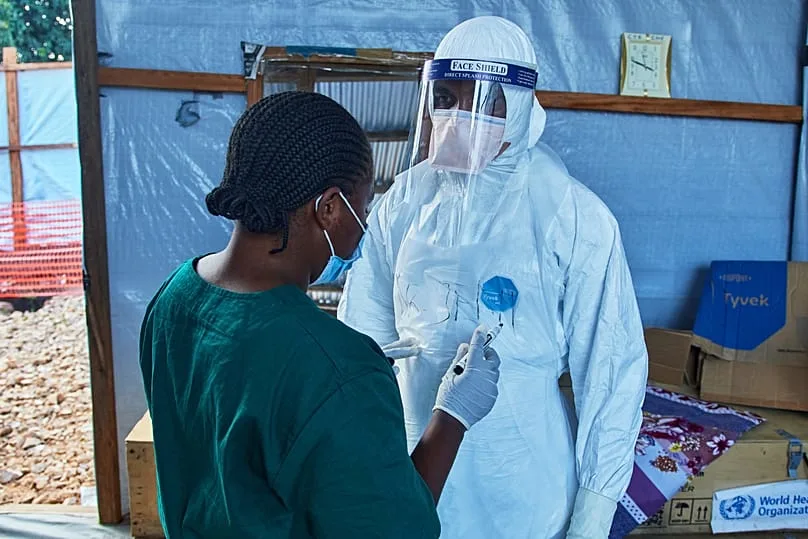 Équipe médicale en consultation à Bunia, Ituri