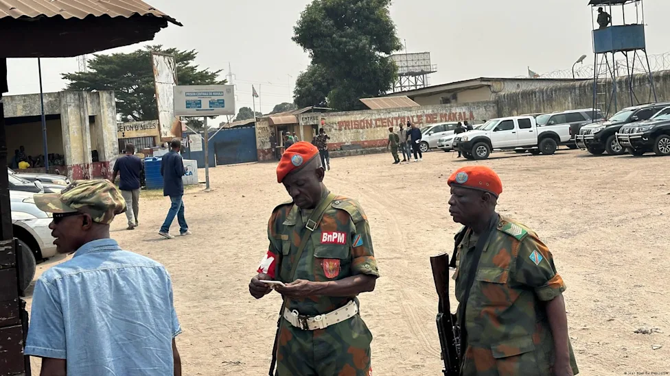 Salle de réunion du CNSA en RDC lors d'une séance de travail