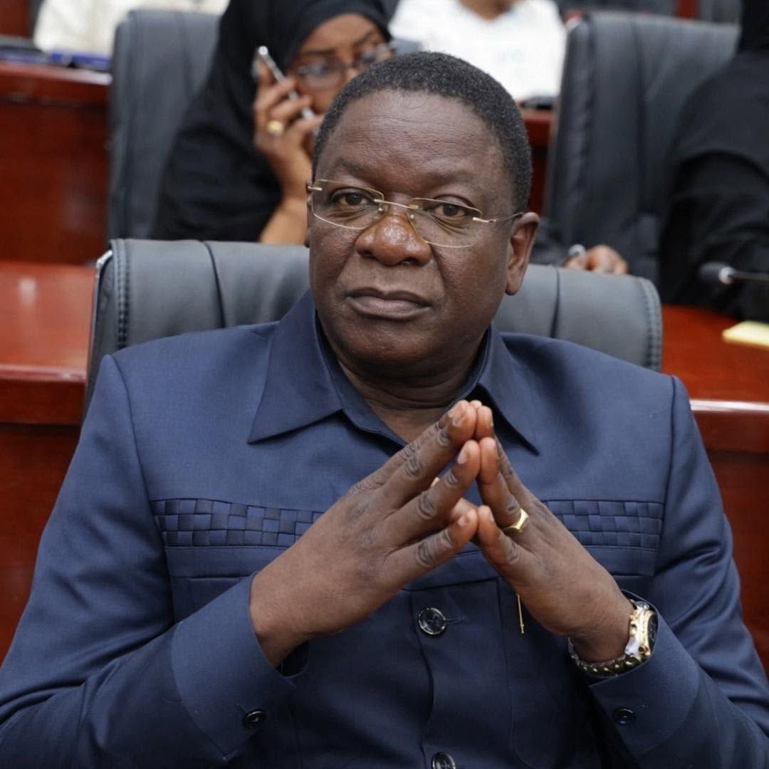 Signature d’un décret de grâce présidentielle au Tchad, symbole d’un climat politique apaisé